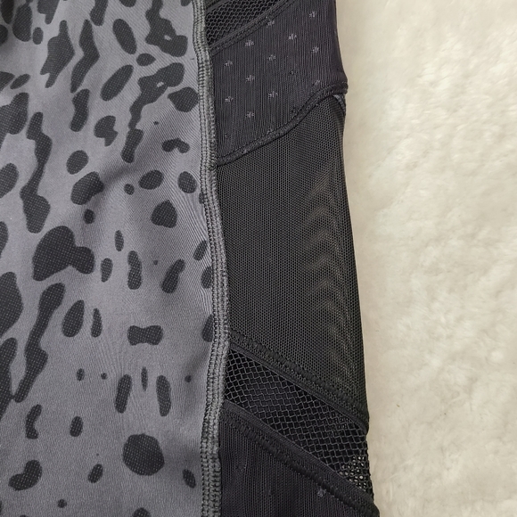 Lululemon Just Breathe leopard print leggings, waist 13" - Picture 4 of 6